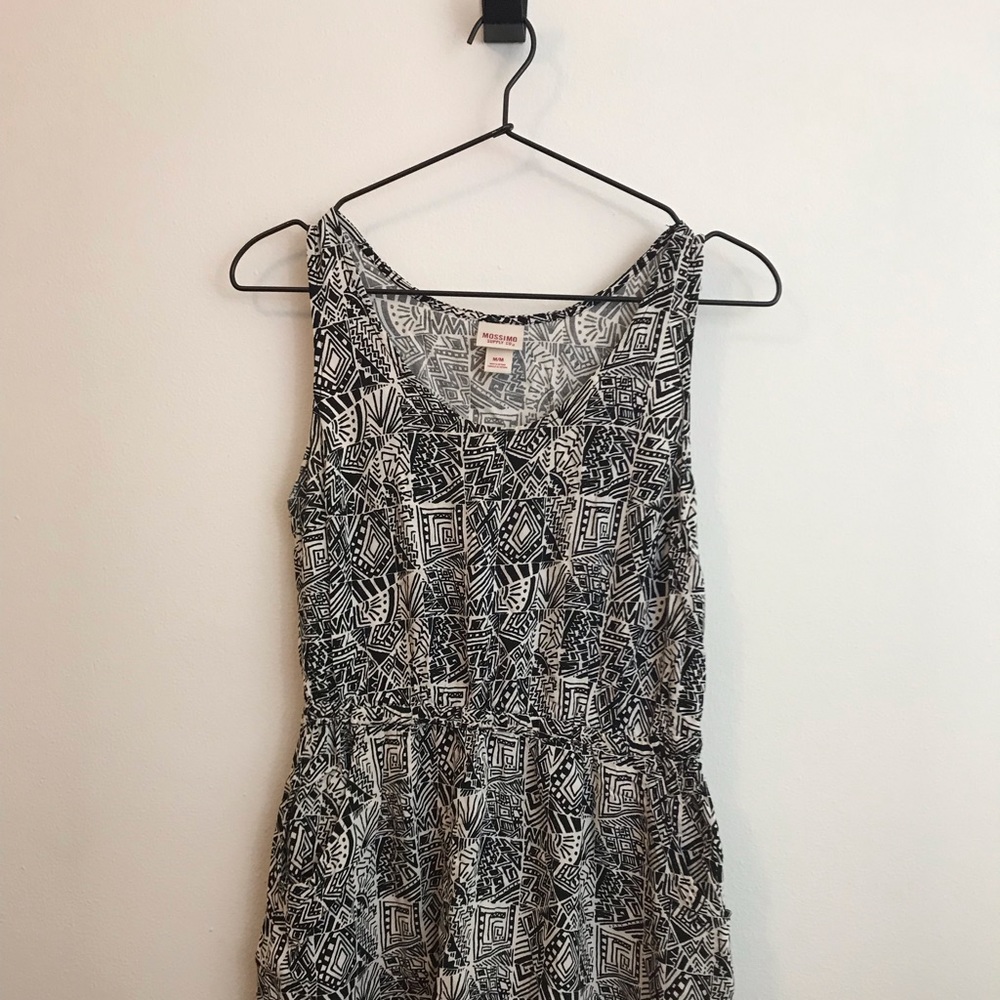 Mossimo mini dress with pockets and keyhole back